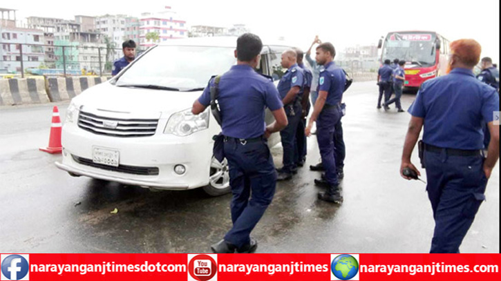 আ’লীগ-বিএনপির সমাবেশ : মহাসড়কে পুলিশের তল্লাশি, যাত্রীদের ভোগান্তী