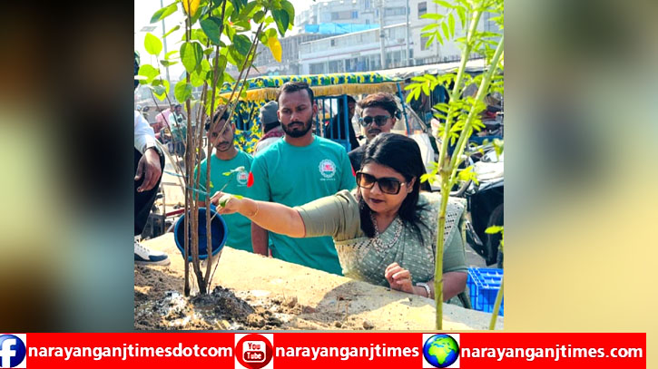 সোনারগাঁয়ে ইউএনও’র ছোঁয়ায় ময়লা ভাগাড় হয়ে গেল ফুলের বাগান