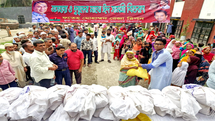 তারেক রহমানের পক্ষ থেকে রেজা রিপনের ঈদ সামগ্রী বিতরণ 