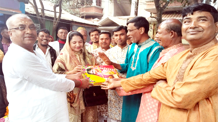 রূপগঞ্জে কালীপূজা ও কীর্তন পরিদর্শনে চেয়ারম্যান প্রার্থী