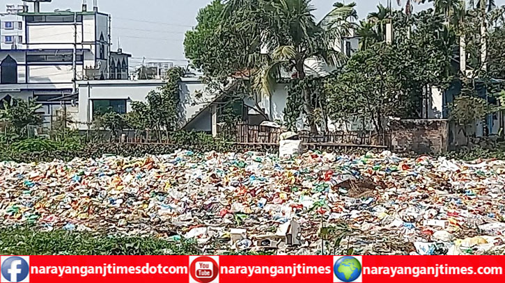 সিদ্ধিরগঞ্জে ২নং ওয়ার্ডে আবাসিক এলাকায় ময়লার স্তুপ, চরম দুর্ভোগ 