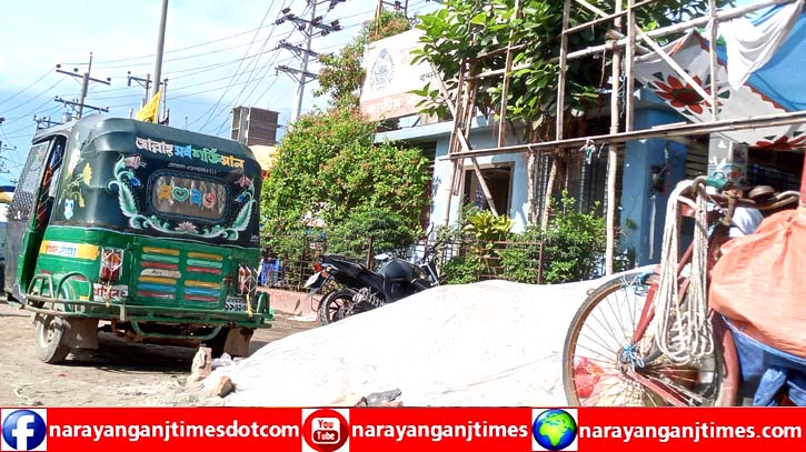 বন্দরে পুলিশ বক্সের পাশে রাজনৈতিক অফিস করার পায়তারা