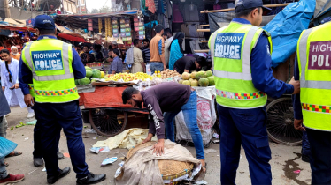 সিদ্ধিরগঞ্জে হাইওয়ে পুলিশের উচ্ছেদ অভিযান