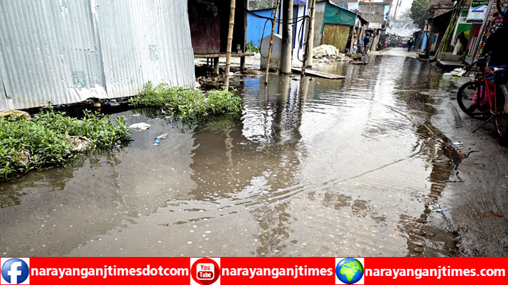 ফতুল্লায় ড্রেনেজ ব্যবস্থার অভাবে বছর জুড়ে জলাবদ্ধতা, চরম ভোগান্তি