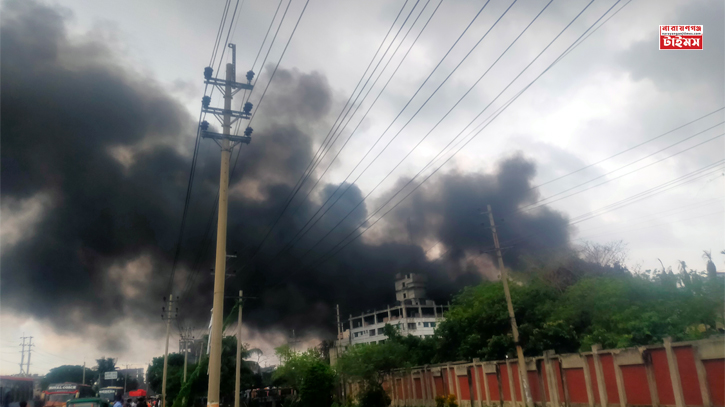 ৩২ ঘন্টা পর নিভেছে গাজী টায়ারের আগুন, ভবন ধসের শঙ্কা